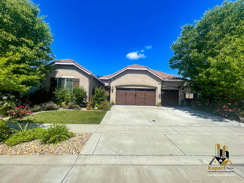 Roseville House: 6064 Cohasset Drive