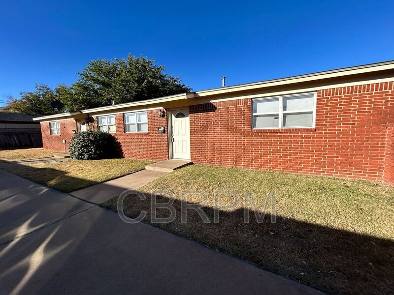 Lubbock House: 5533 34th Street
