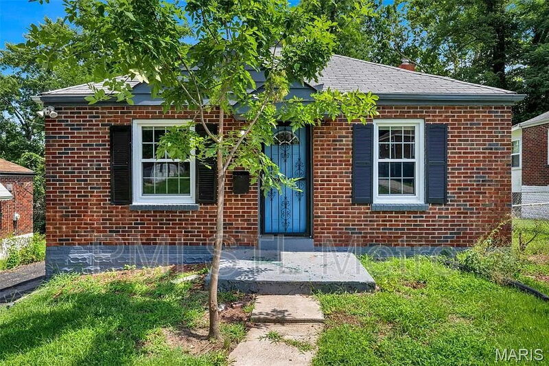 Saint Louis House: 5212 Fletcher Street