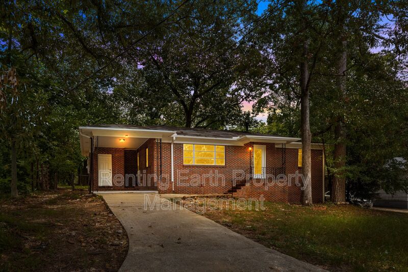 Birmingham House: 1133 Woodslee St