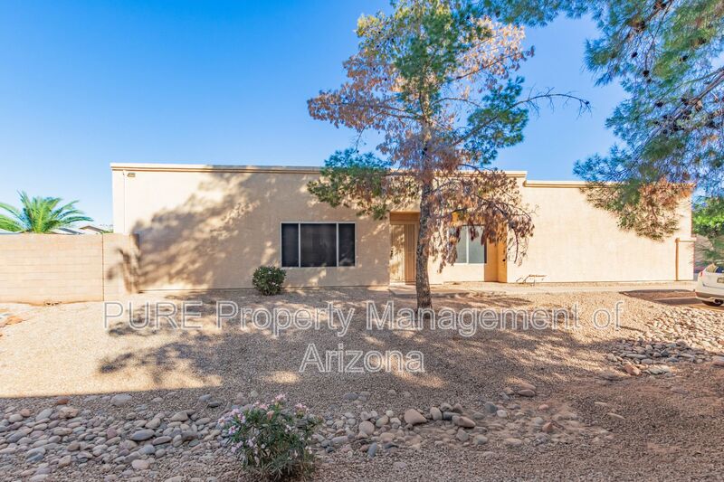 Chandler House: 625 N Hamilton St