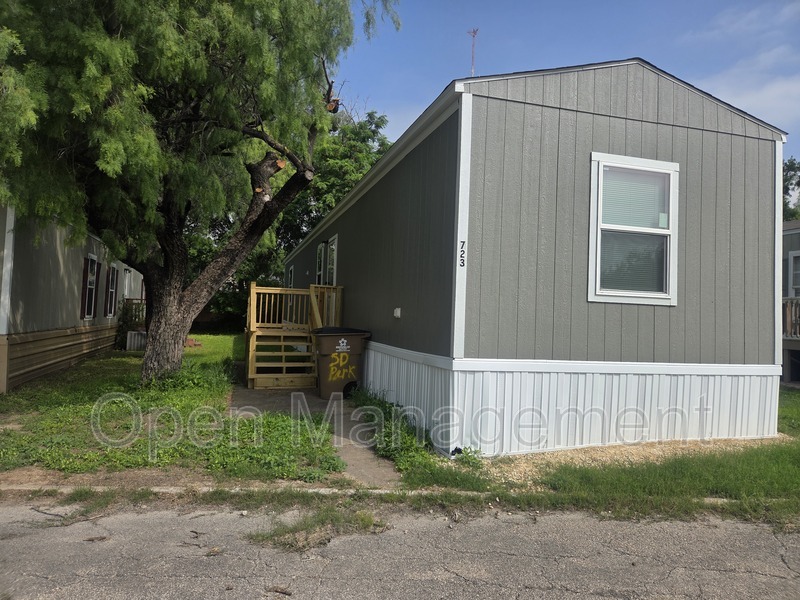 San Angelo House: 2501 Martin Luther King Drive