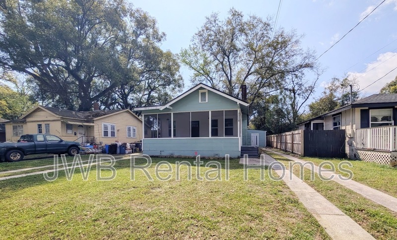 Jacksonville House: 3028 Green St