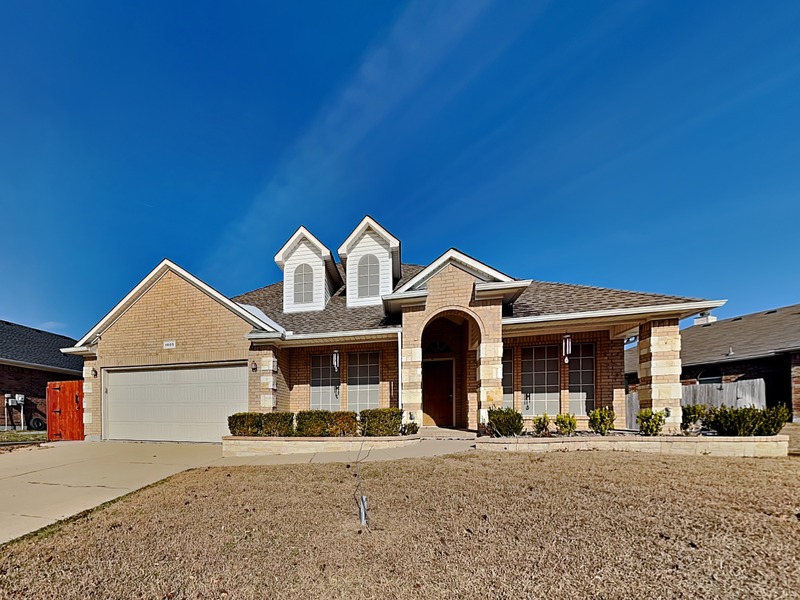 Arlington House: 1605 Grey Willow Ln