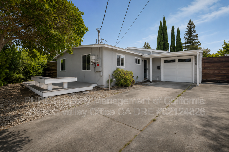 Fremont House: 40469 Shaw Ct