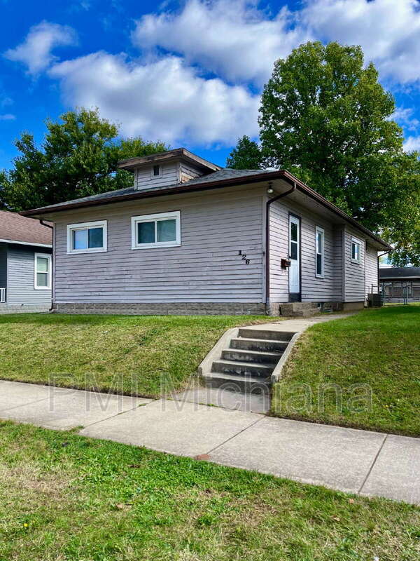 Mishawaka House: 126 Monmoor Avenue