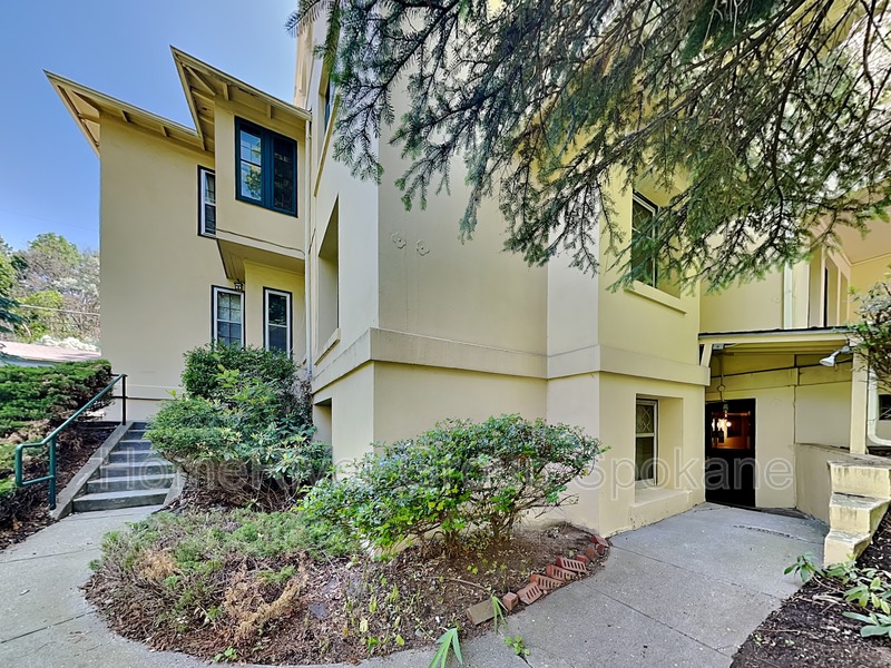 Request a Viewing for 1001 S Monroe St, Apt 8 Tenant Turner