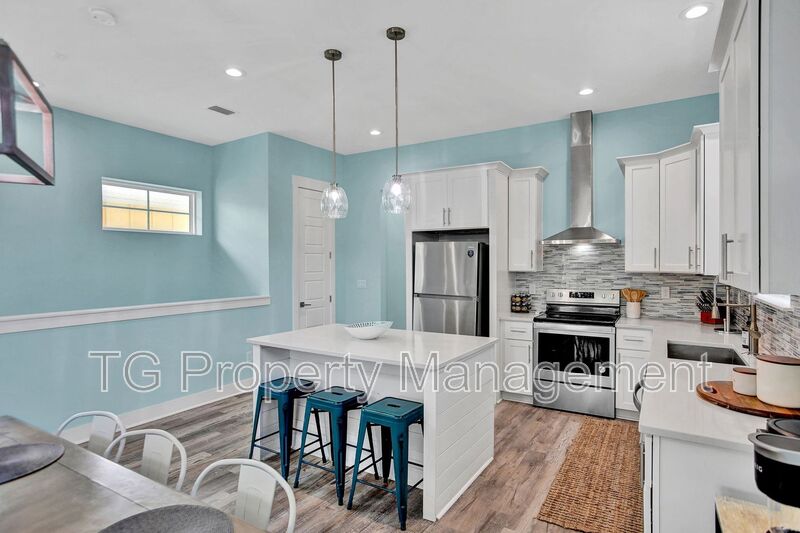 Jacksonville Beach House: 514 2nd St S