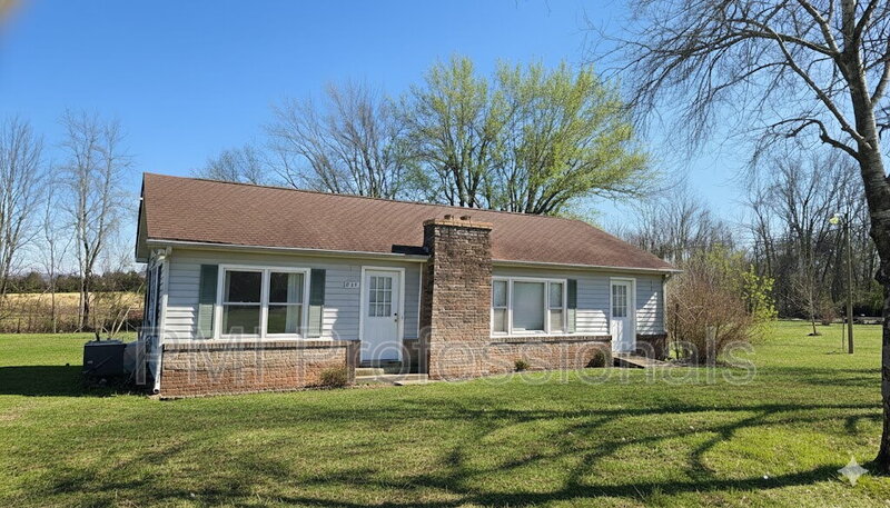 Murfreesboro House: 5373 Manchester Pike