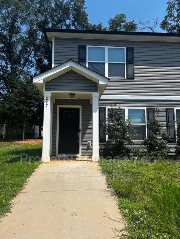 Greer House: 227 E Church St