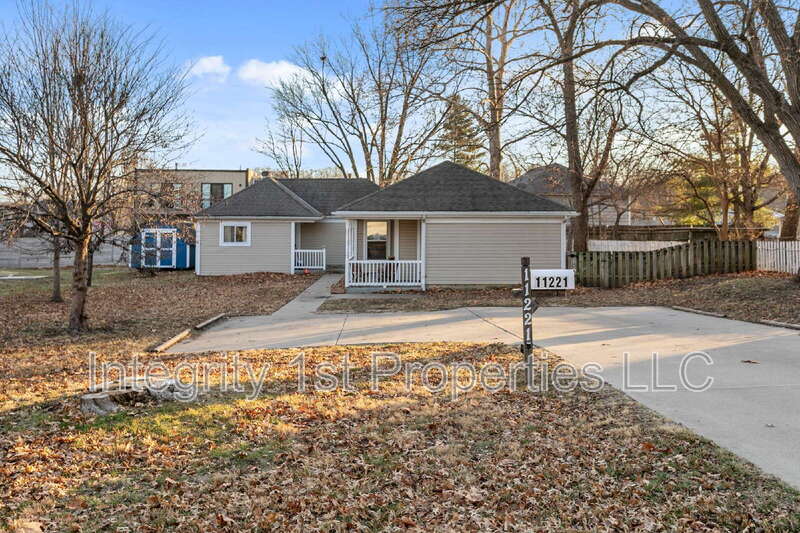 Shawnee House: 11221 West 59th Terrace