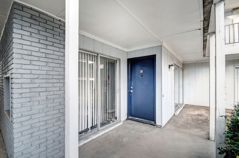 Jackson Condo: 225 W McDowell Rd - A6