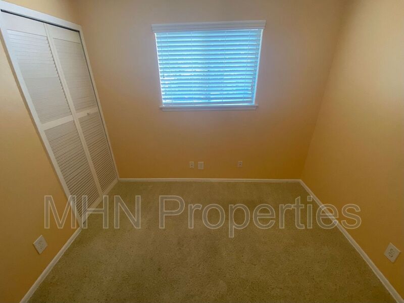 ADORABLE 3 bed/1 bath/1 car garage move-in ready home, located minutes from 410! - Photo 8