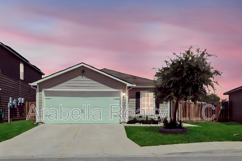 San Antonio House: 11641 Claudette St