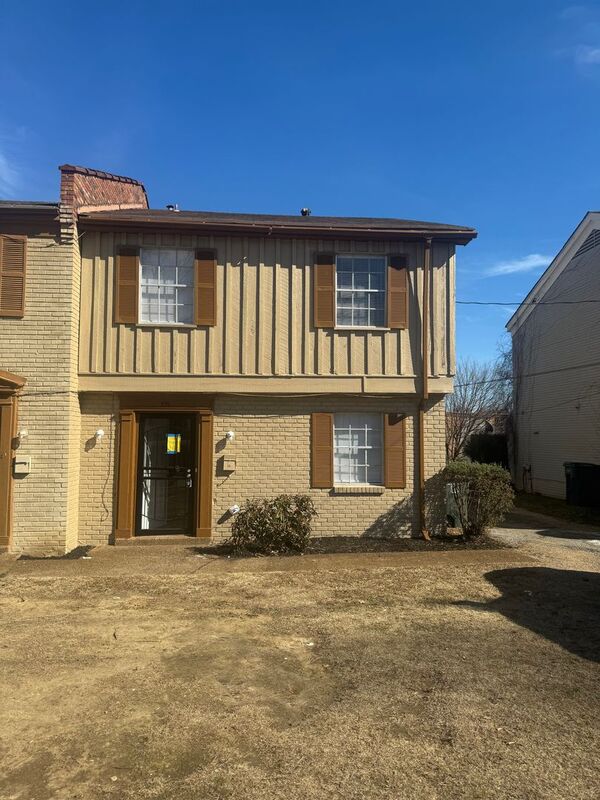 Memphis House: 996 University St