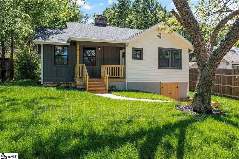 Greenville House: 7 Sunshine Avenue