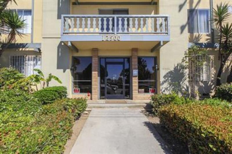 Los Angeles Condo: 12500 Culver Boulevard - 216