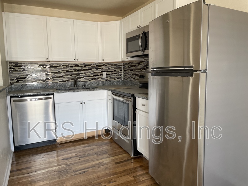 Norfolk Condo: 946 West Oceanview Avenue