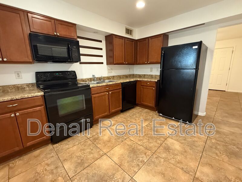 Apache Junction House: 512 N Valley Drive