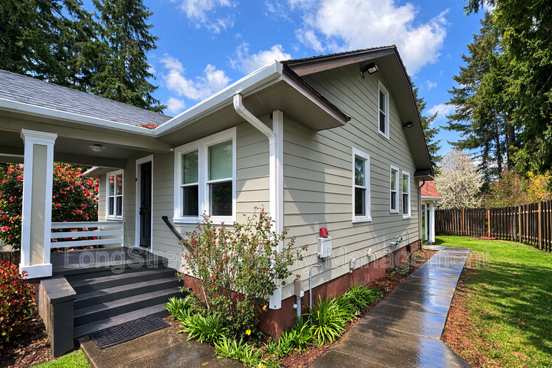 Tigard House: 11380 SW Greenburg Rd