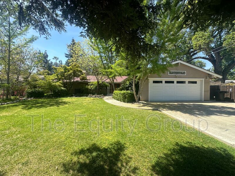 Visalia House: 345 North Todd Street