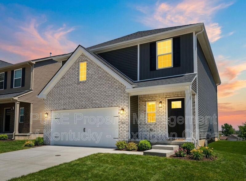 Lexington House: 1224 Leanndra Park