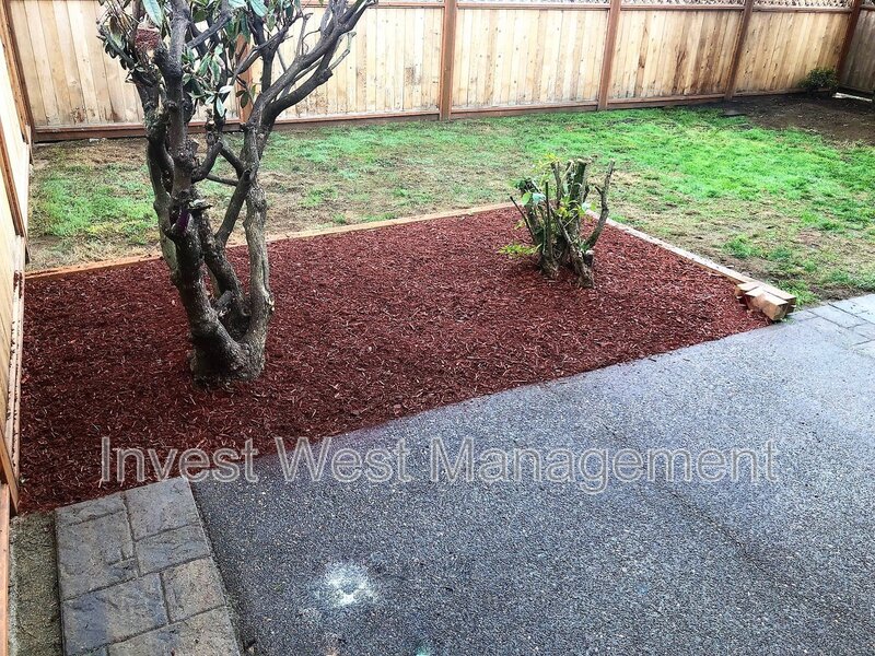 VANCOUVER House: 401 NE 104 AVENUE