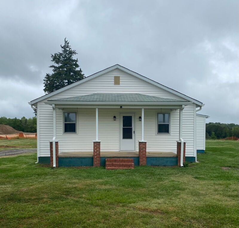 Milford House: 17169 Chestnut Lane