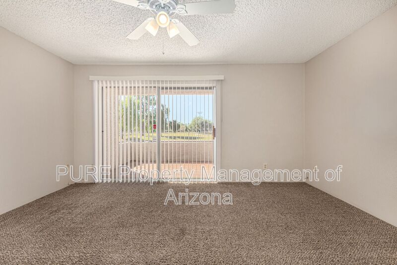 Phoenix Condo: 4444 E Paradise Village Parkway N