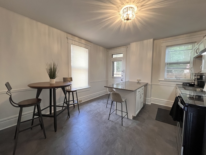 Columbus House: 728 Kerr St