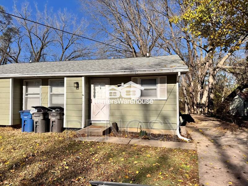 Des Moines House: 830 Hartford Ave