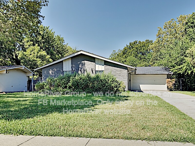 Richardson House: 1319 Wisteria Way