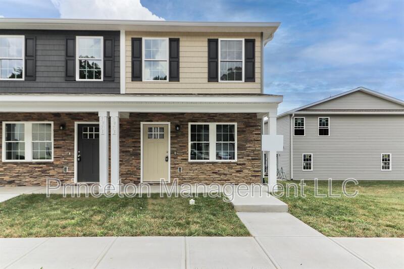 Hickory House: 3973 Newhall Dr. NW