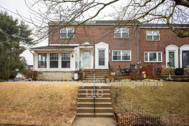 Collingswood Townhome: 522 King Ave