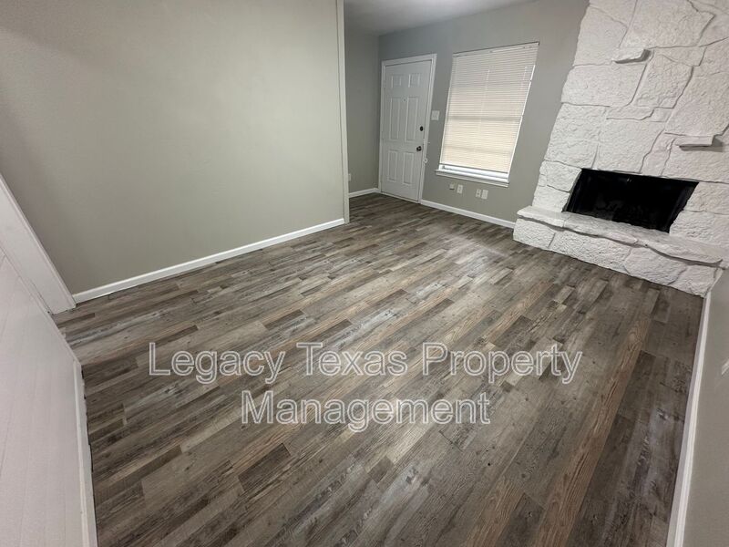 CLEBURNE Condo: 1608 Sun Valley Dr