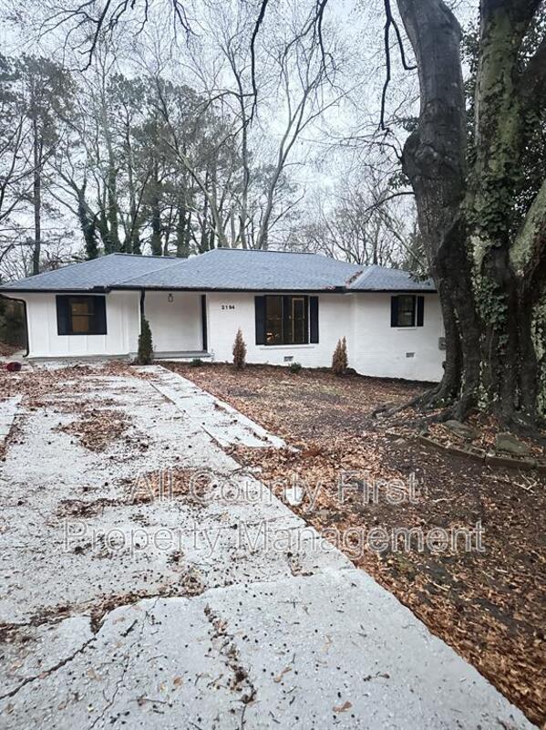 Decatur House: 2194 Tilson Cir