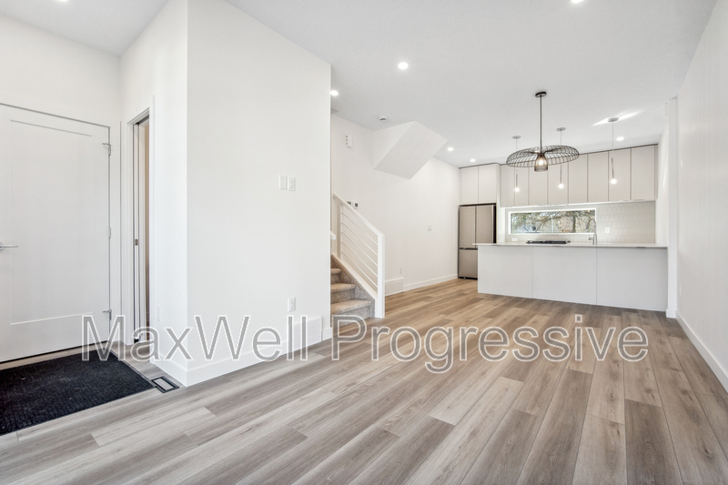 Edmonton Townhome: 9121 - 65 Ave
