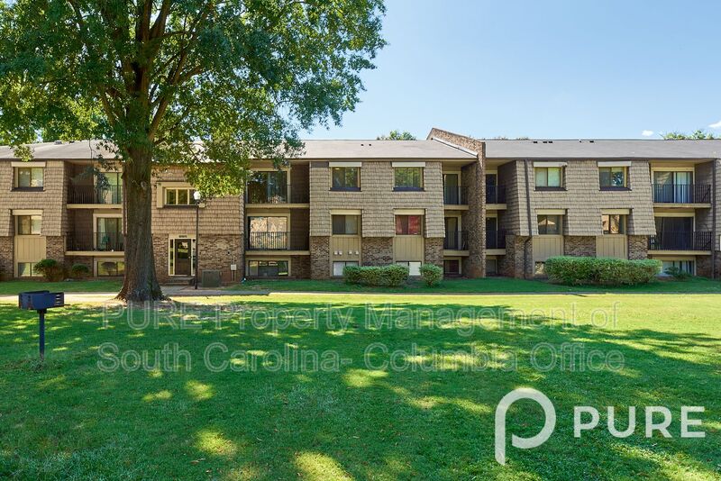 Columbia House: 723 Old Manor Rd