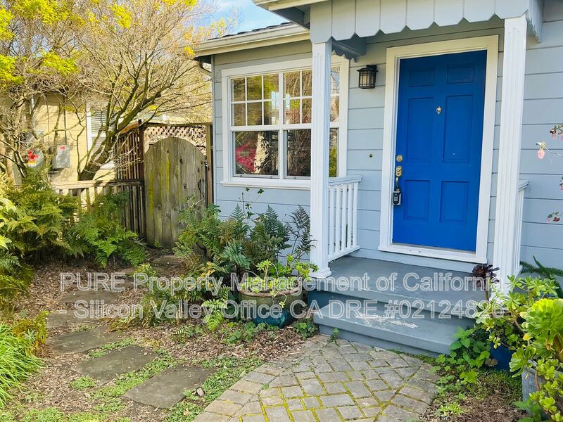 Santa Cruz House: 624 Button Street