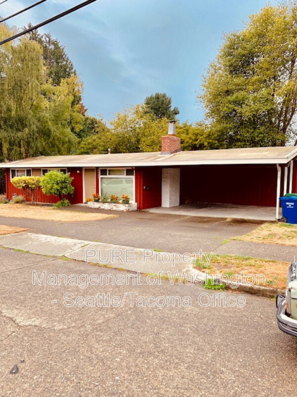 Seattle House: 9015 45th Ave SW