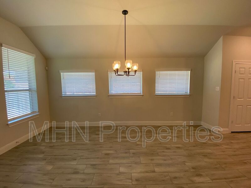 BEAUTIFUL one-story 3 bed/2 bath home in desirable Davis Ranch, in the Far West side. - Photo 10