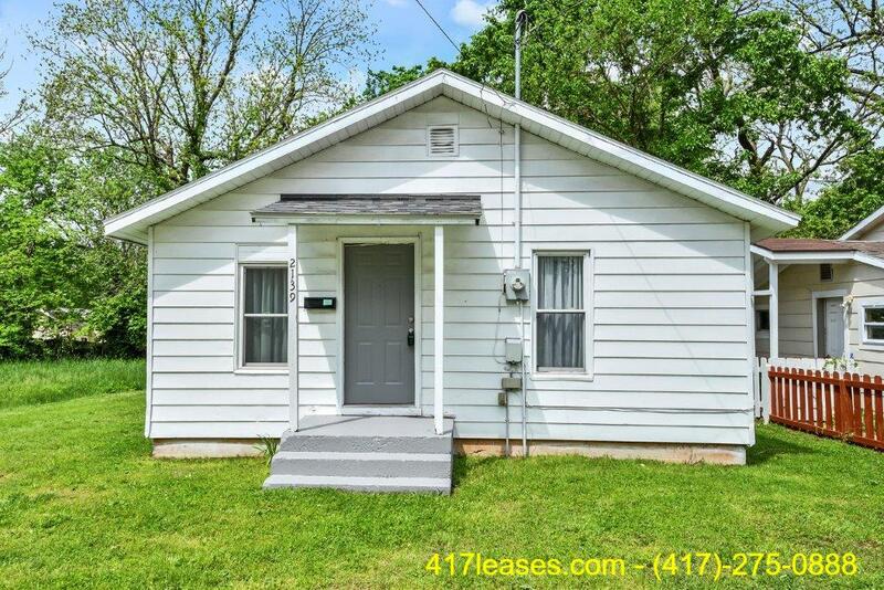Springfield House: 2139 N Taylor Ave