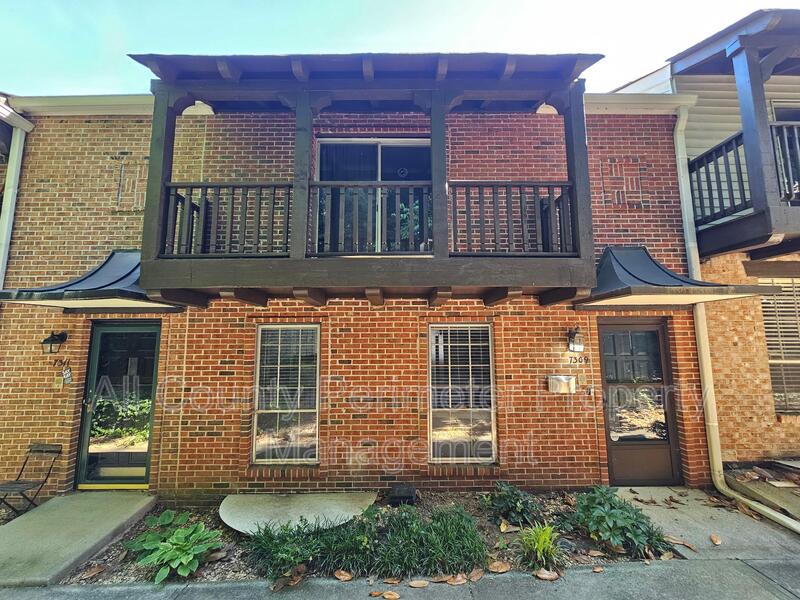 Sandy Springs Townhome: 7309 Cardigan Circle