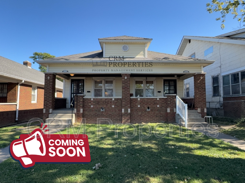 Indianapolis Condo: 933 N Linwood Ave