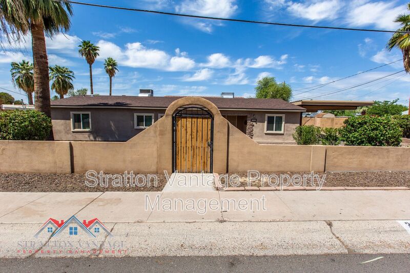Phoenix Condo: 2204 W Campbell Ave