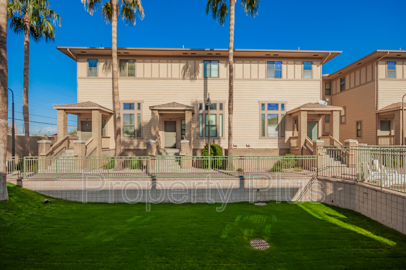 Tempe House: 738 S Beck Ave