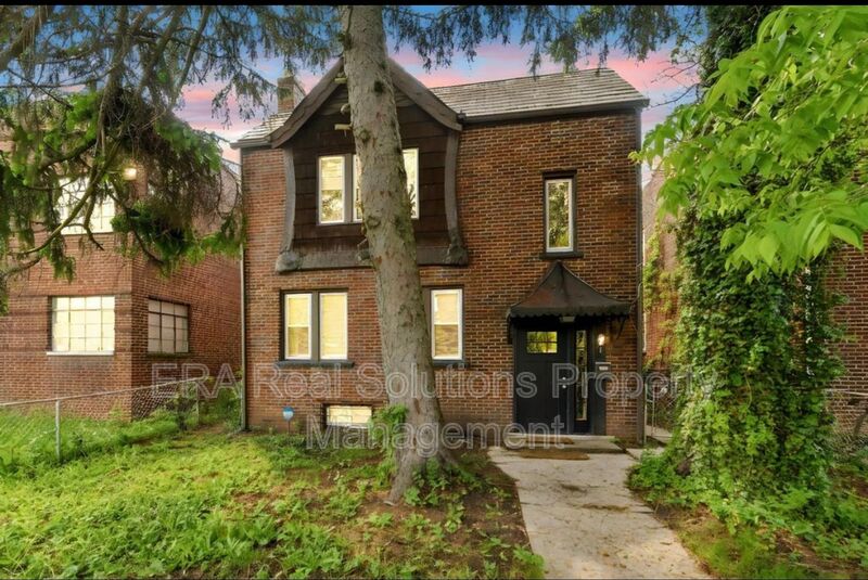 Columbus Condo: 991 Lilley Ave