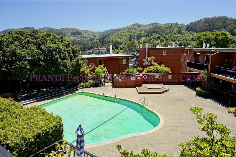 Sausalito Condo: 120 Stanford Way