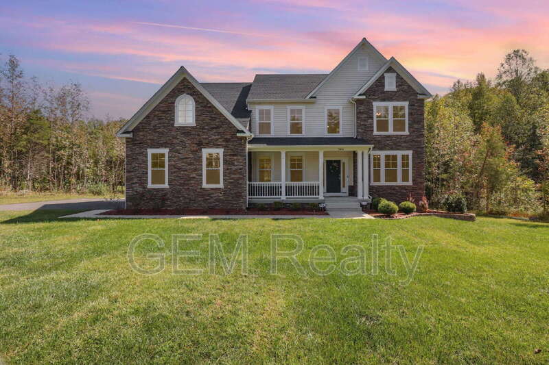 Fredericksburg House: 7806 Shawmont Road