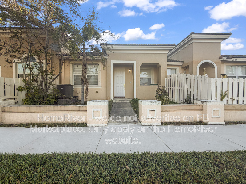 Homestead Townhome: 23749 SW 109th Pl